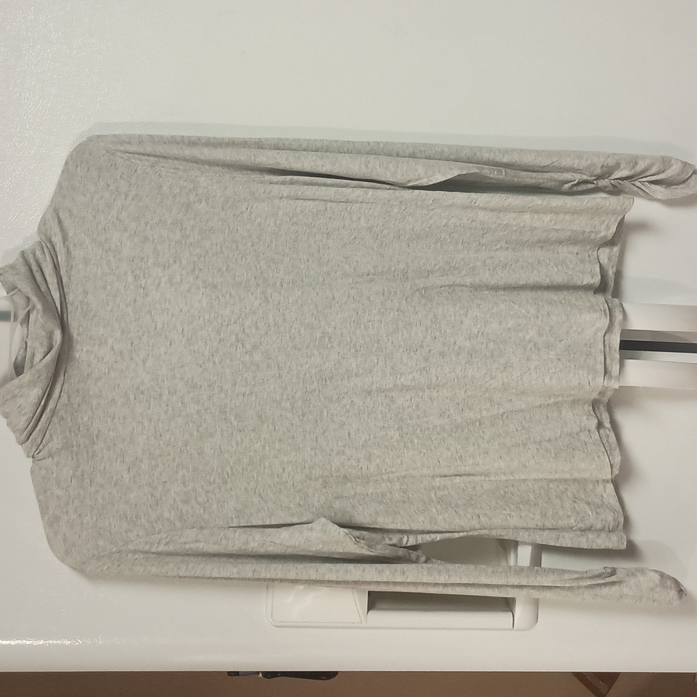 Fabletics Gray Turtle Neck top  With  Rouching very soft fabric. Women`s Size 1X